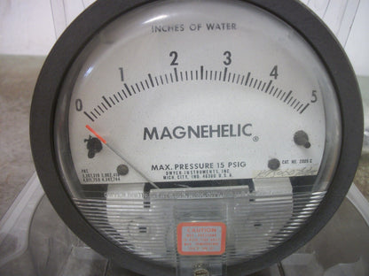 DWYER MAGNEHELIC PRESSURE GAGE 2005 C 0-5" WATER 15PSIG NEW