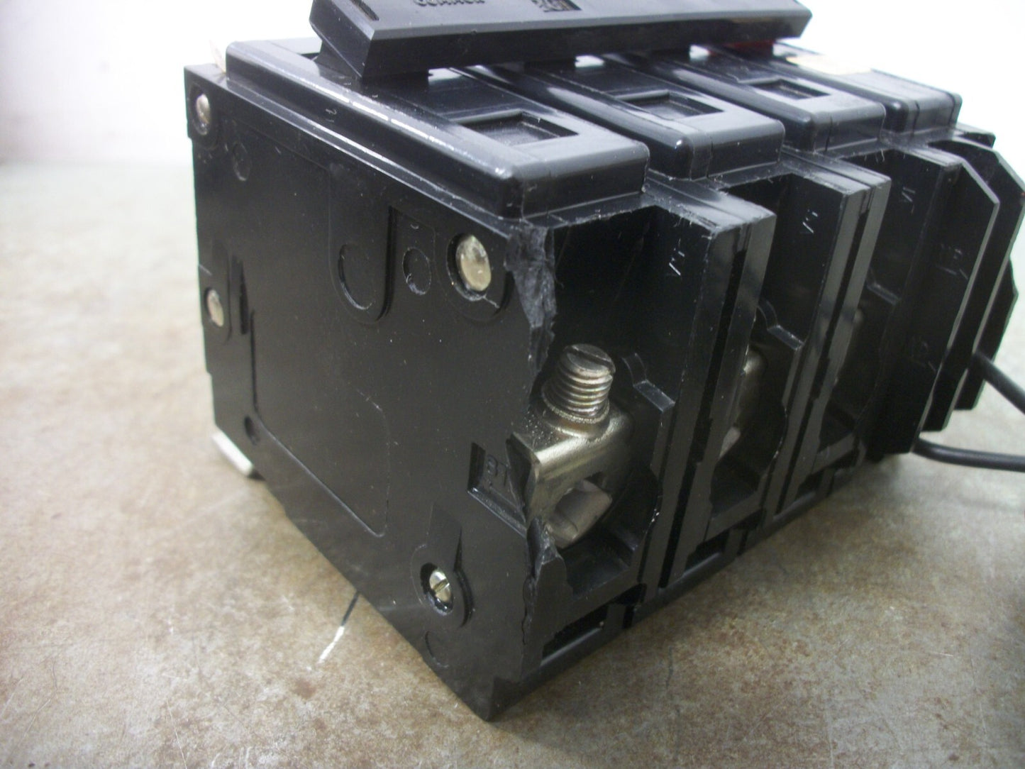 CUTLER-HAMMER BA CIRCUIT BREAKER BAB3020HS 20AMP 240VOLT 3POLE W/SHUNT CHIP NOB