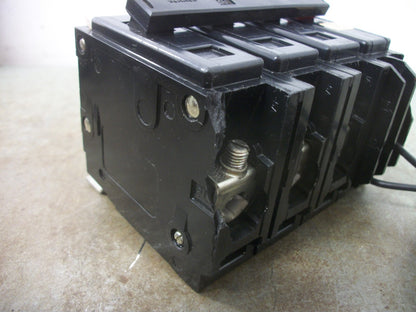 CUTLER-HAMMER BA CIRCUIT BREAKER BAB3020HS 20AMP 240VOLT 3POLE W/SHUNT CHIP NOB