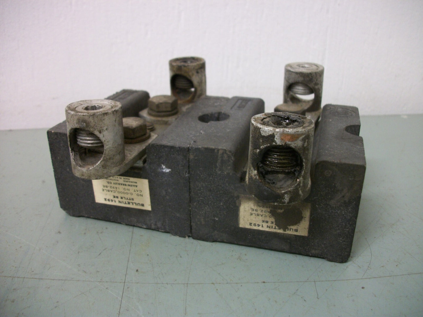 ALLEN-BRADLEY LOT OF 2 1POLE TERMINAL BLOCKS 1492-BE