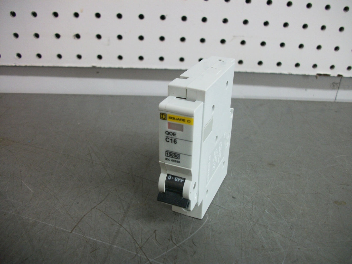 SQUARE D QOE CIRCUIT BREAKER QO116EC10 16AMP 415VOLT 1POLE NOB