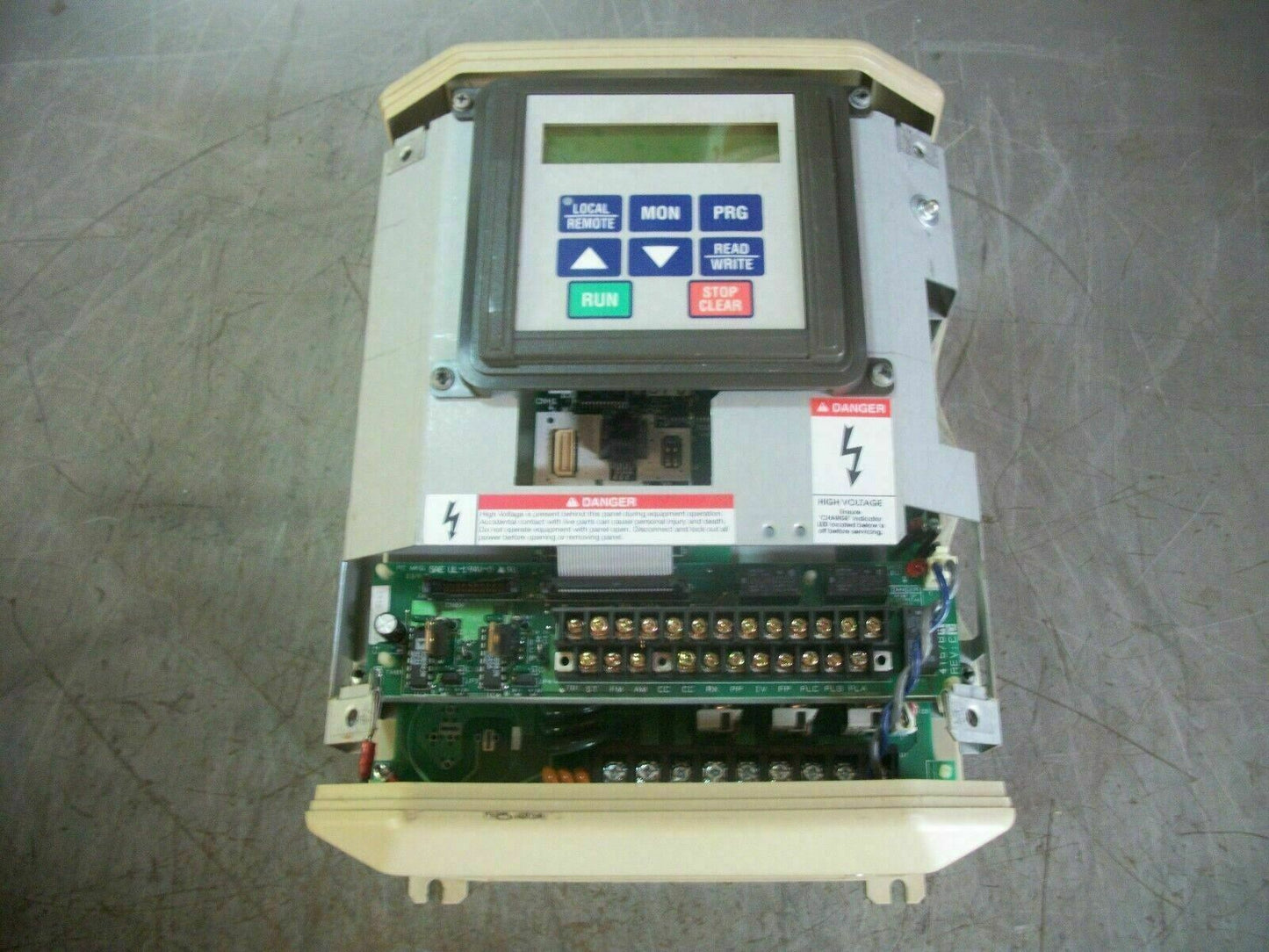 TOSHIBA G3 TOSVERT-130 3HP TRANSISTOR INVERTER DRIVE VT130G3U2035 3.5kVA 230V