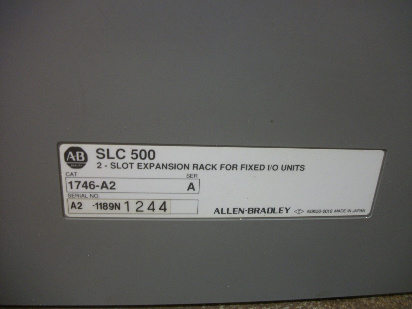 ALLEN-BRADLEY SLC 500 PROCESSOR UNIT 40 I/O 1747-L40B W/1746-A2 2-SLOT EXPAN