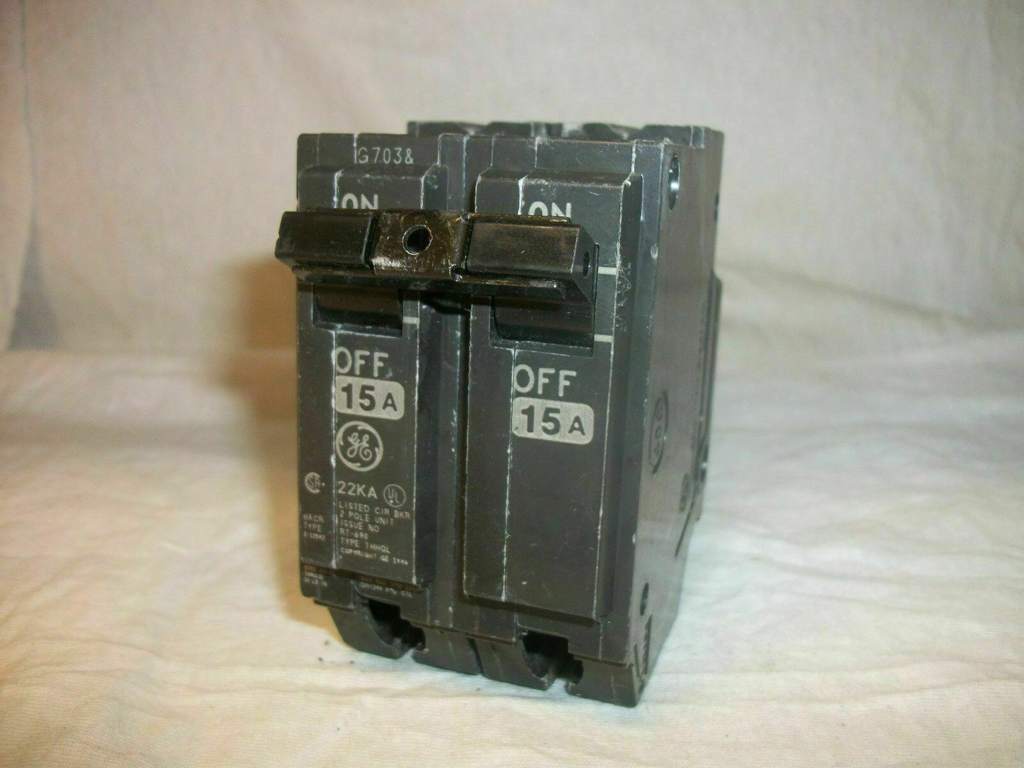 GE THHQL CIRCUIT BREAKER THHQL2115 15AMP 240VOLT 2POLE 22kA *NOB*