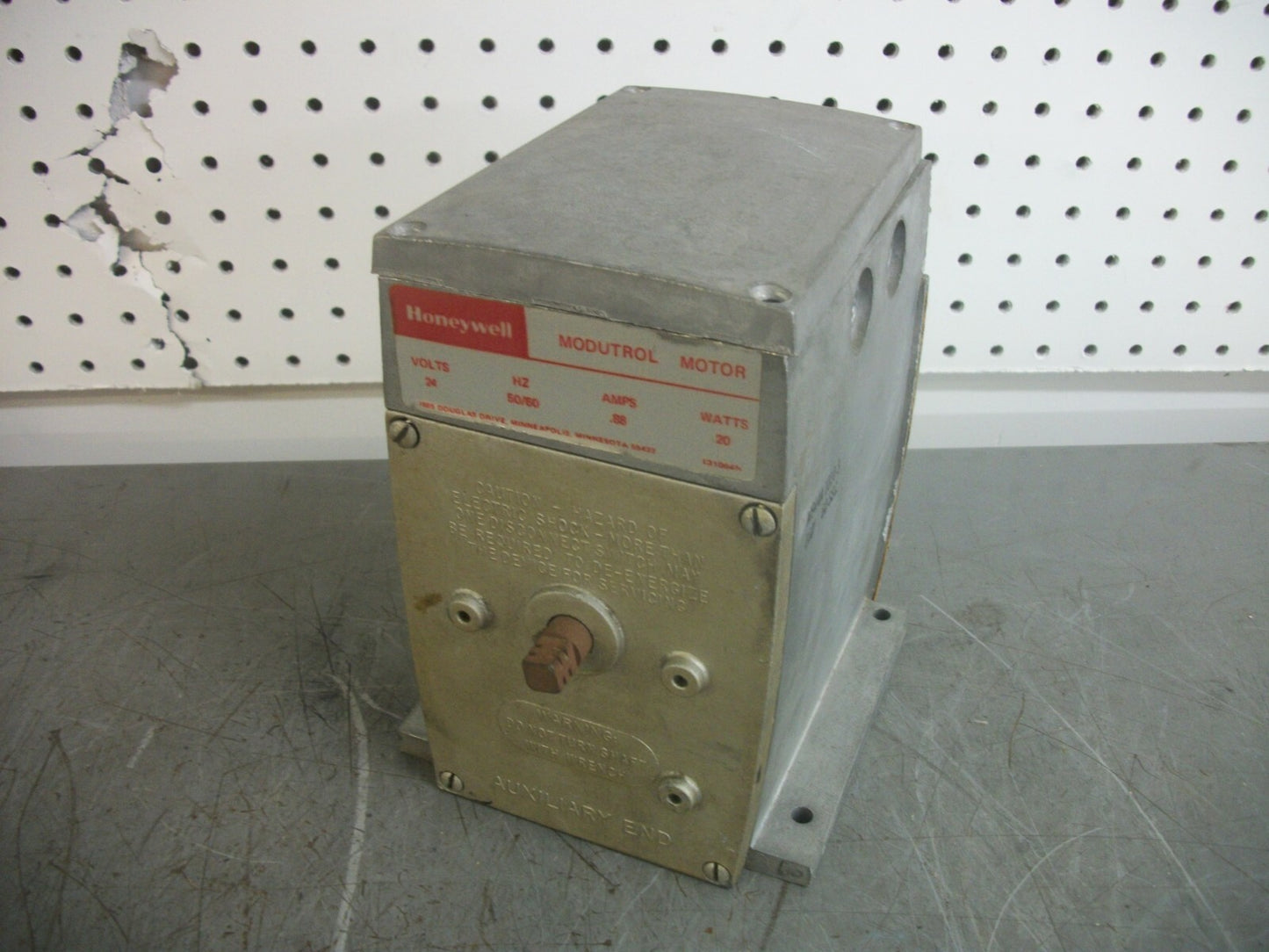 HONEYWELL MODUTROL MOTOR ACTUATOR M944A10103 24VOLT .88AMP 20WATT NOB