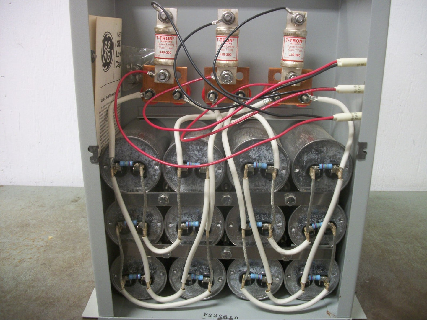 GE DIELEKTROL CAPACITOR W/ DISCHARGE RESISTORS 65L813TQ1 20KVAR 240VOLT 3PH NOB