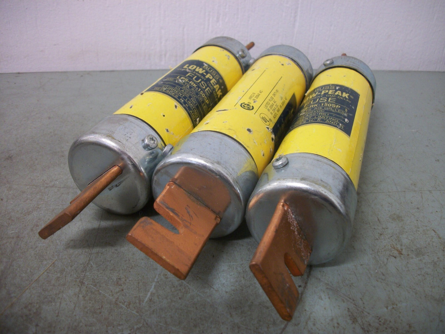 BUSSMANN LOT OF 3 DUAL ELEMENT LOW-PEAK FUSES LPS-RK-150SP 150AMP 600VOLT