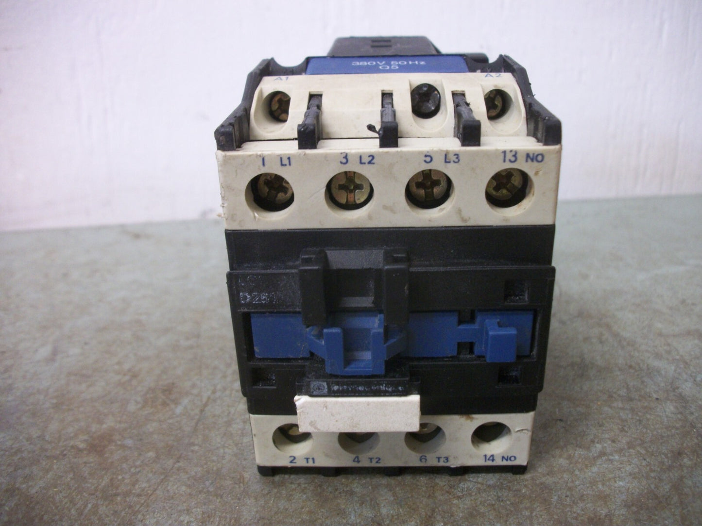 TELEMECANIQUE CONTACTOR LC1D2510Q5 40AMP 380VCOIL 3PH 600V 20HP