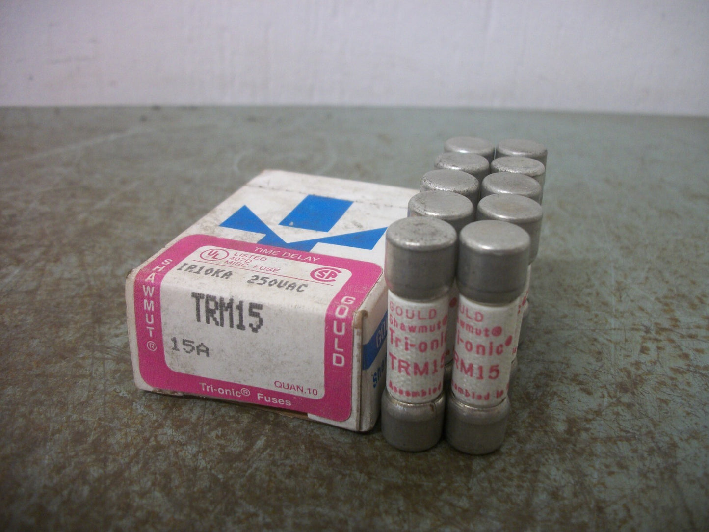 GOULD SHAWMUT BOX OF 10 TRI-ONIC FUSES TRM15 15AMP 250VOLT NIB