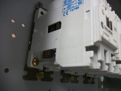 CHALLENGER ENCL 20AMP 9-POLE LIGHTING CONTACTOR CCN35BN3 120VCOIL