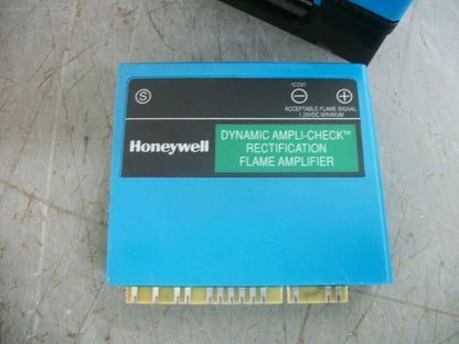 HONEYWELL BURNER CONTROL ST7800A1005 W/FLAME AMPLIFIER R7847B1031