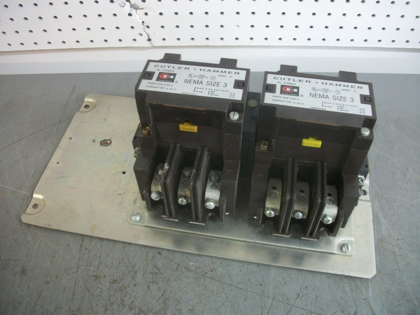 CUTLER-HAMMER SIZE 3 REV CONTACTOR C10EN3 90AMP 480VCOIL 3PH 600V 50HP