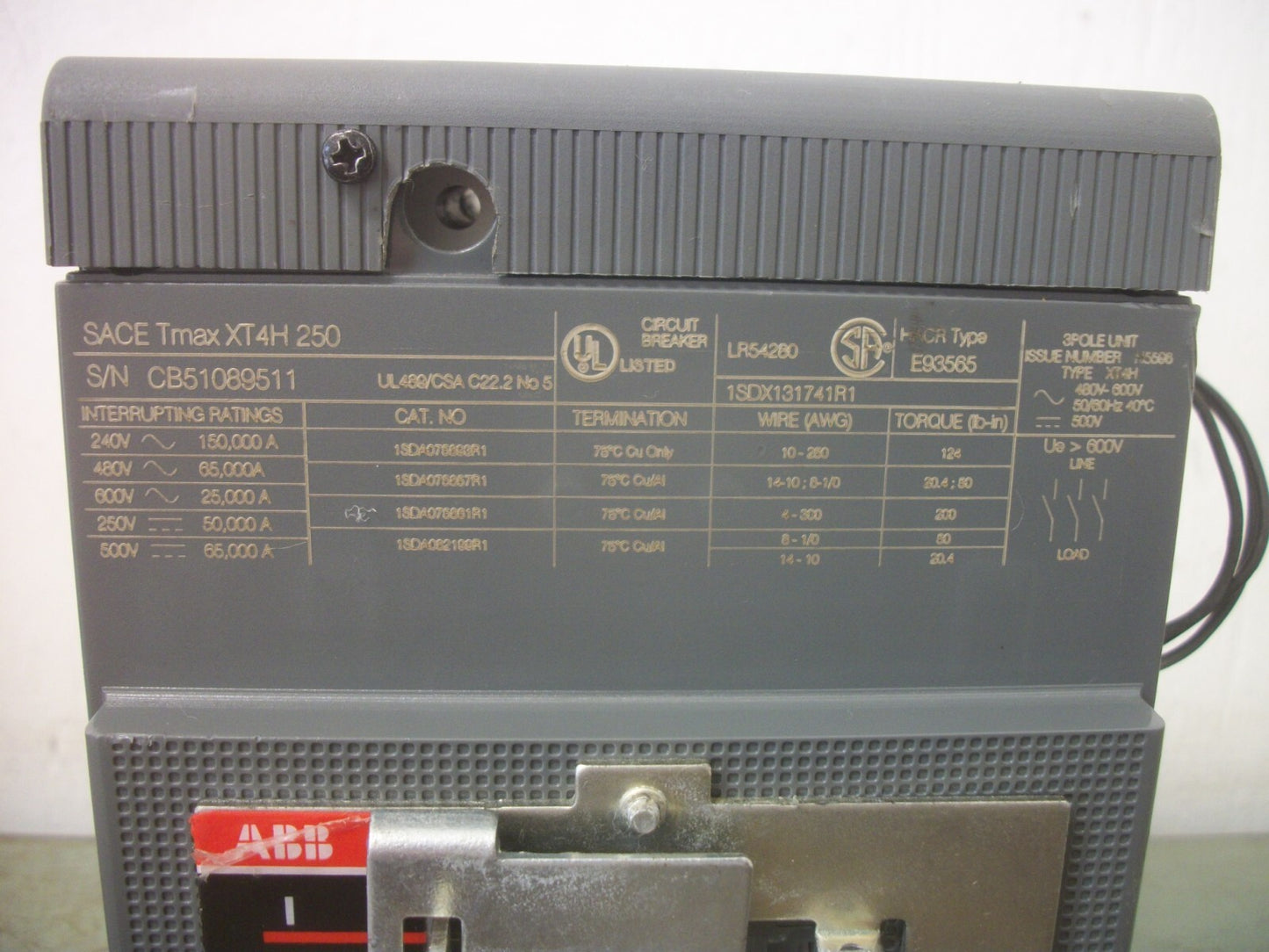 ABB SACE TMAX CIRCUIT BREAKER XT4H250 250AMP 600VOLT 3POLE W/AUX