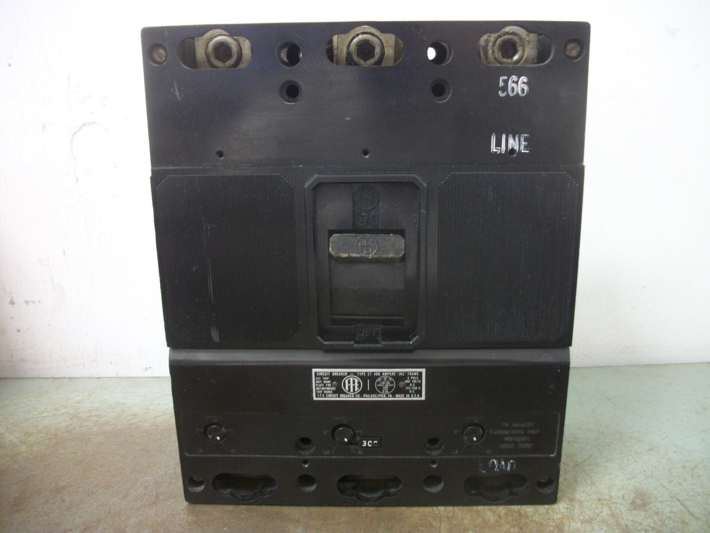 SIEMENS ITE ET JKL CIRCUIT BREAKER JKL3400F 400AMP 600VOLT 3POLE W/300A TRIP