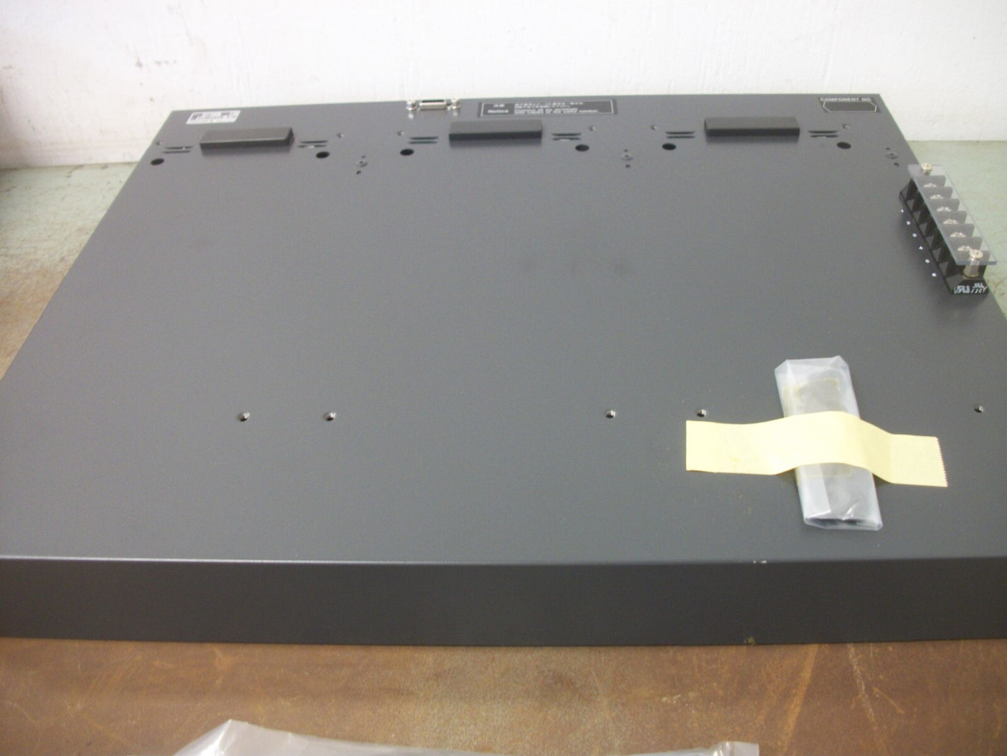 YOKOGAWA 3-SLOT PLC RACK ARK11-S1 W/CABLE