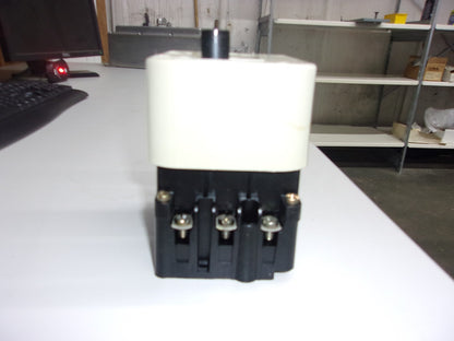 KLOCKNER-MOELLER MANUAL MOTOR STARTER PKZM 3-16-U-NA 8.8-15AMP