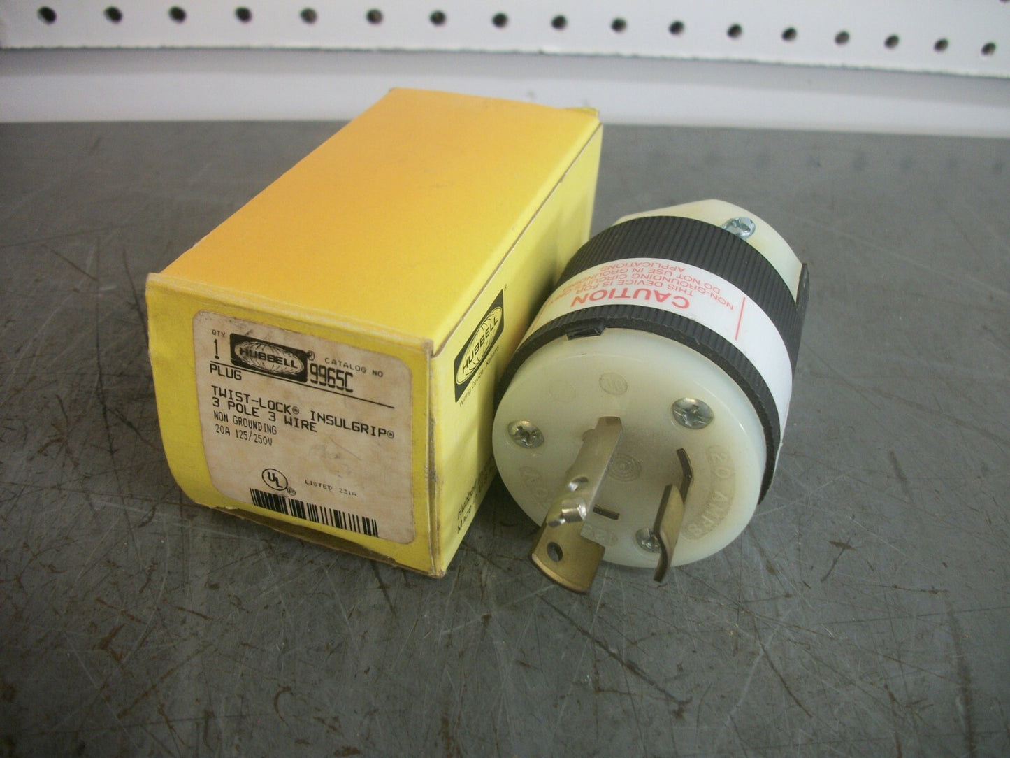 HUBBELL TWIST-LOCK INSULGRIP PLUG HBL9965C 20AMP 125/250VOLT 3POLE 3W NIB