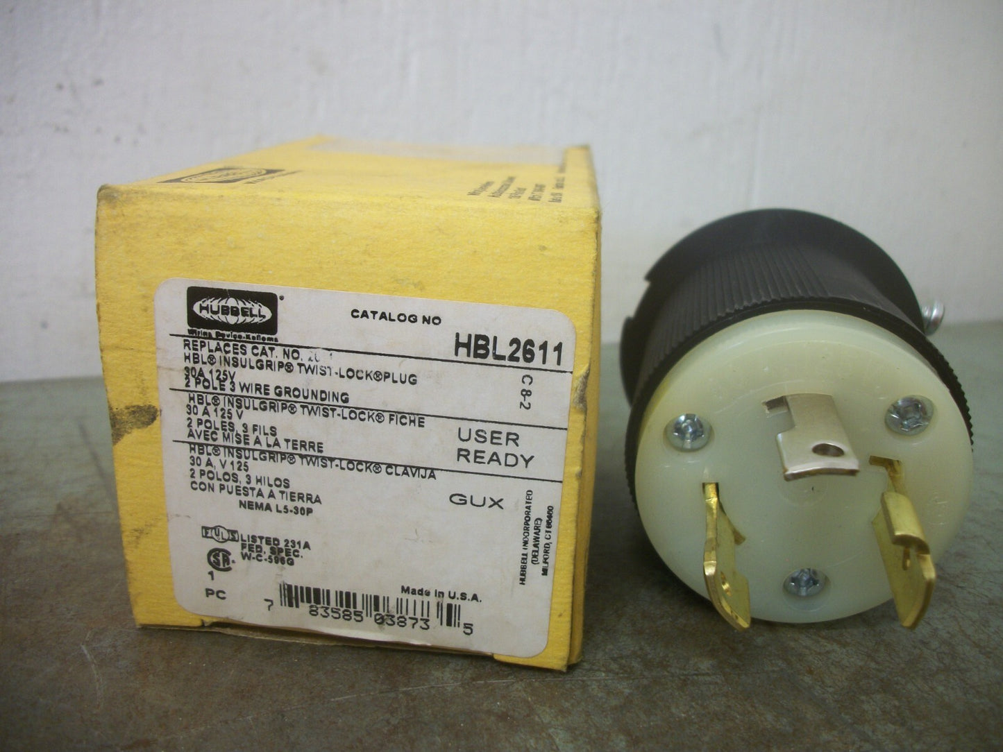HUBBELL TWIST-LOCK PLUG HBL2611 30AMP 125VOLT 2P 3W GRND NIB