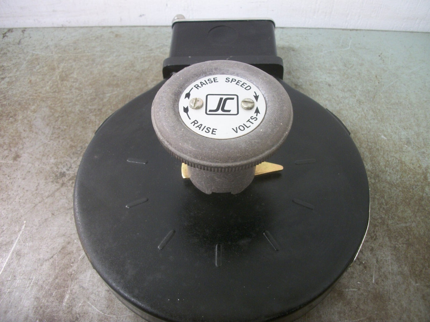 JOSLYN CLARK 200 OHMS VARIABLE RESISTOR RHEOSTAT 62-0292P20 1.28AMP 600VOLT NOB