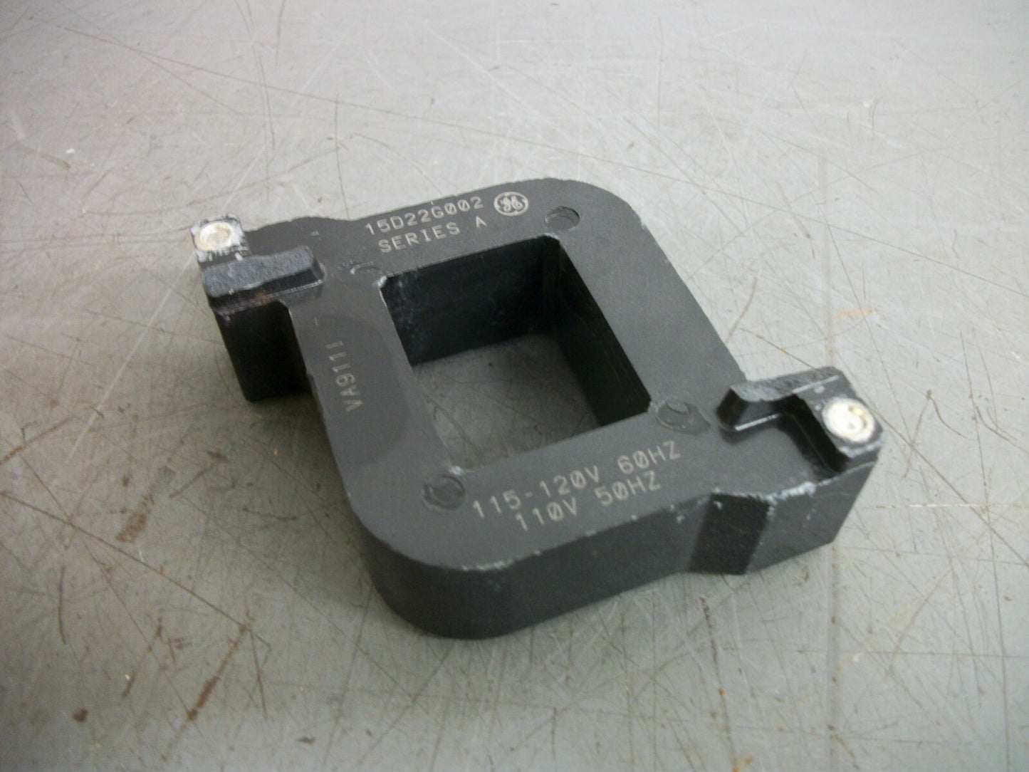 GE MAGNETIC COIL FOR SIZE 2 15D22G002 NOB CHIPPED