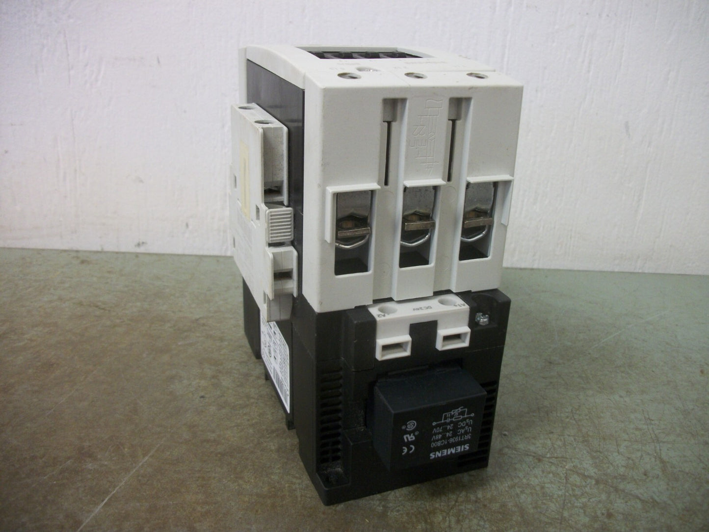 SIEMENS CONTACTOR 3RT1044-1FB46 90AMP 24VCOIL 3PH 600V 60HP