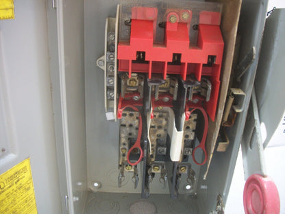 CUTLER-HAMMER DISCONNECT TYPE 3R DH362NRK 60AMP 600VOLT 3POLE FUSIBLE