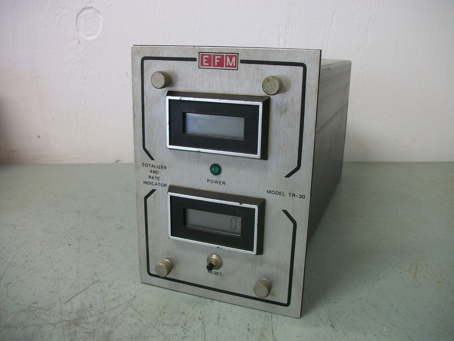 EFM DIGITAL LCD TOTALIZER AND RATE INDICATOR UNIT TR-30 115VAC 24VDC