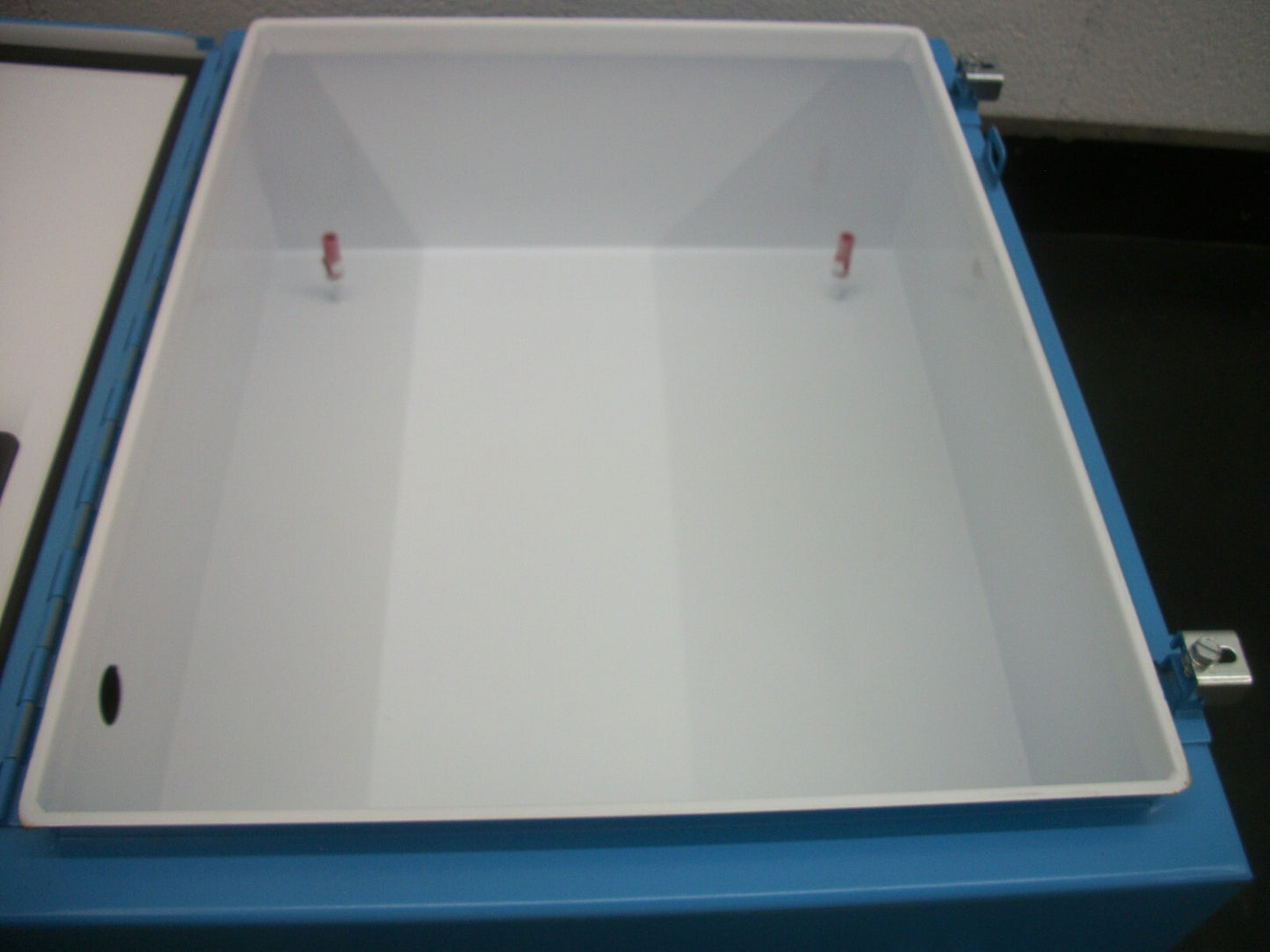 HOFFMAN 24 X 20 X 8 ENCLOSURE TYPE 12,13 A242008LP