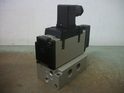 SMC PNEUMATIC SOLENOID VALVE VFS4110-5D 0.1-1.0MPa 21-26VCOIL NOB
