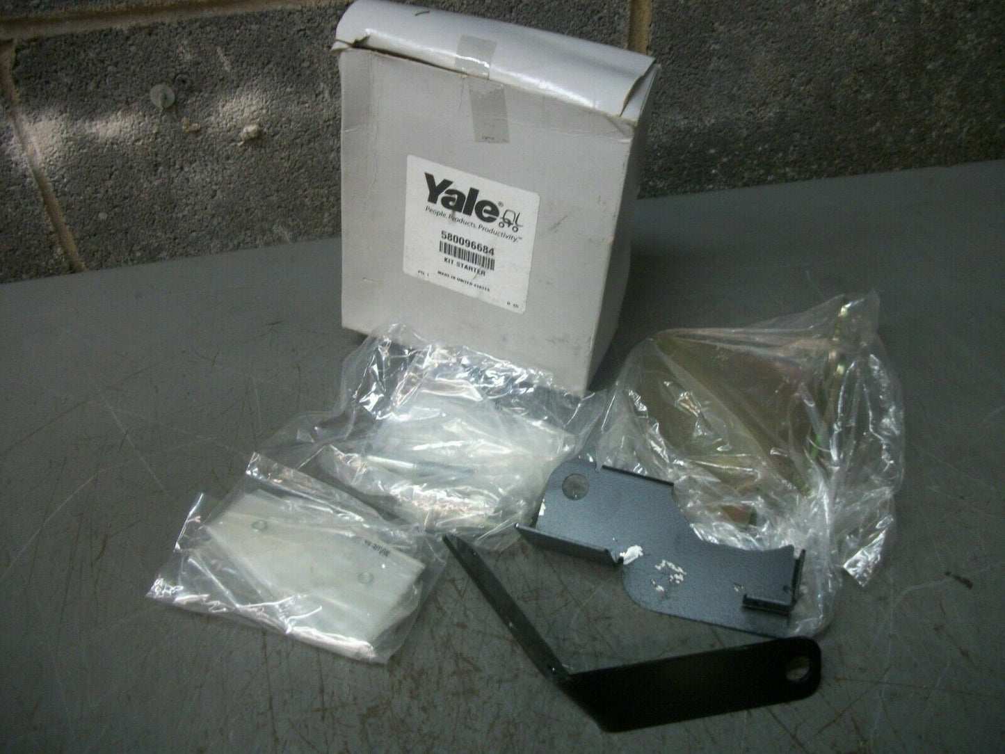 YALE STARTER KIT 580096684 NIB