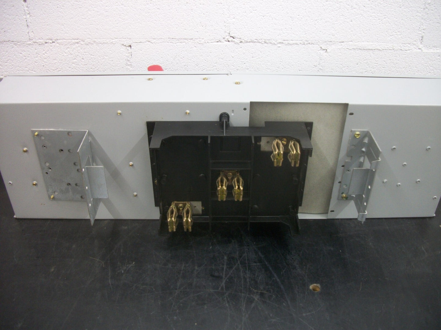 GE SPECTRA FUSIBLE PANELBOARD BRANCH SWITCH ADS36200HS 200AMP 600VOLT 3POLE NOB