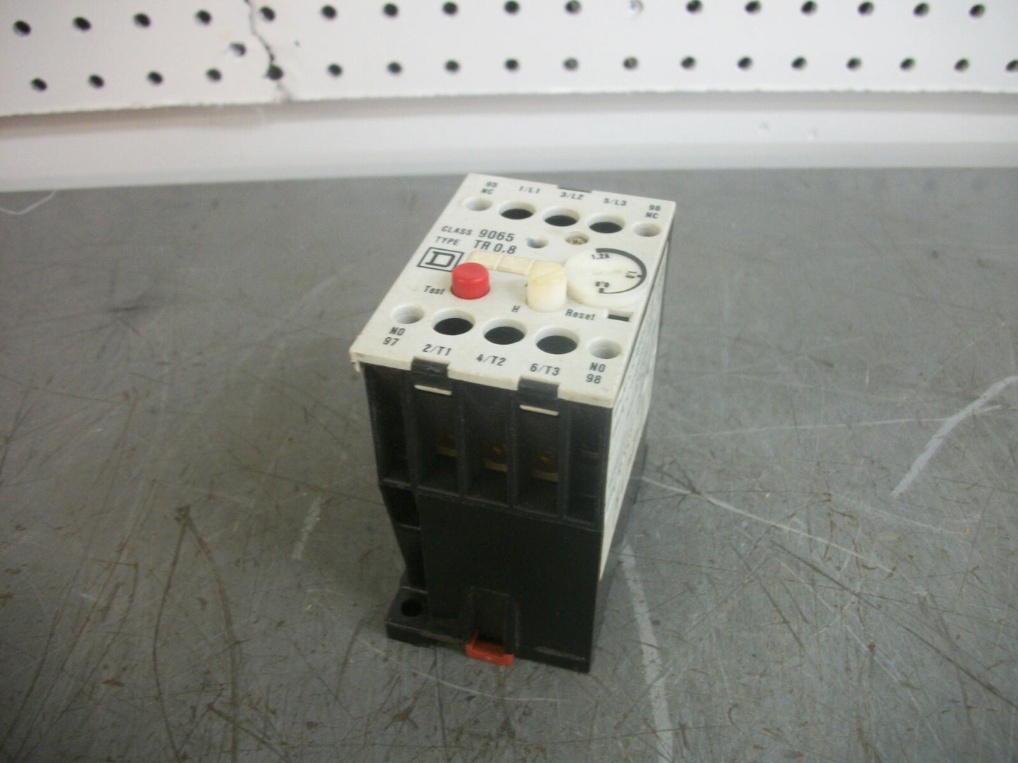 SQUARE D THERMAL OVERLOAD RELAY 9065TR0,8 0.8-1.2AMP NOB
