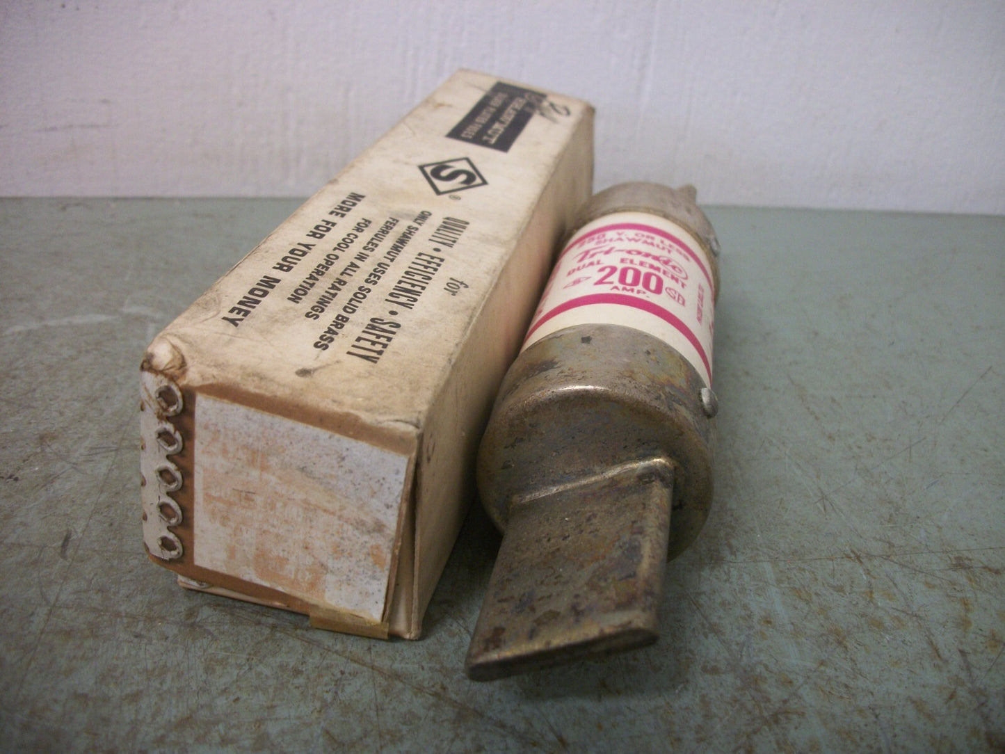 GOULD SHAWMUT TRI-ONIC FUSE TR200 200AMP 250VOLT NIB