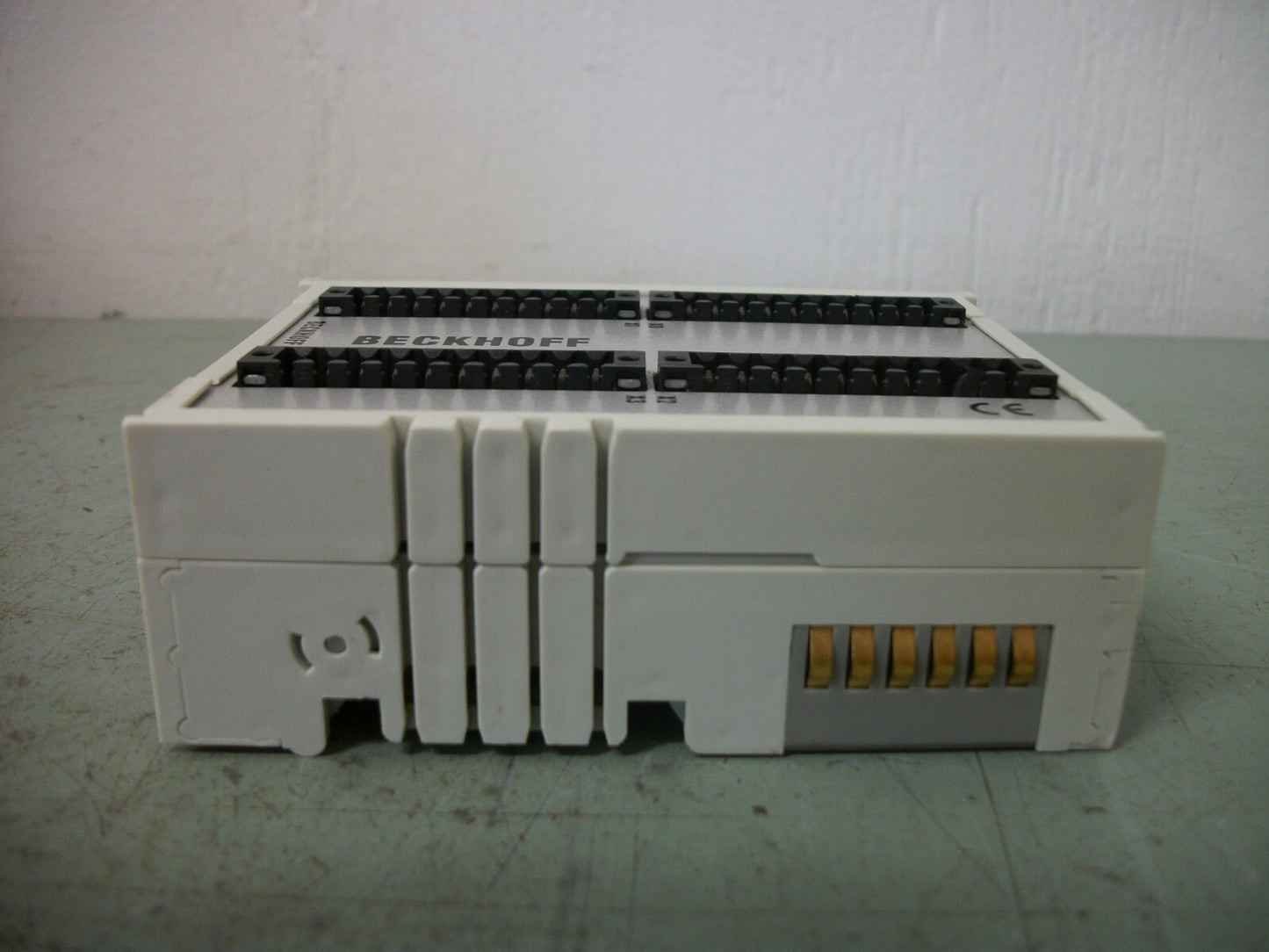 BECKHOFF 32-CHANNEL DIGITAL OUTPUT TERMINAL KM2004 USED