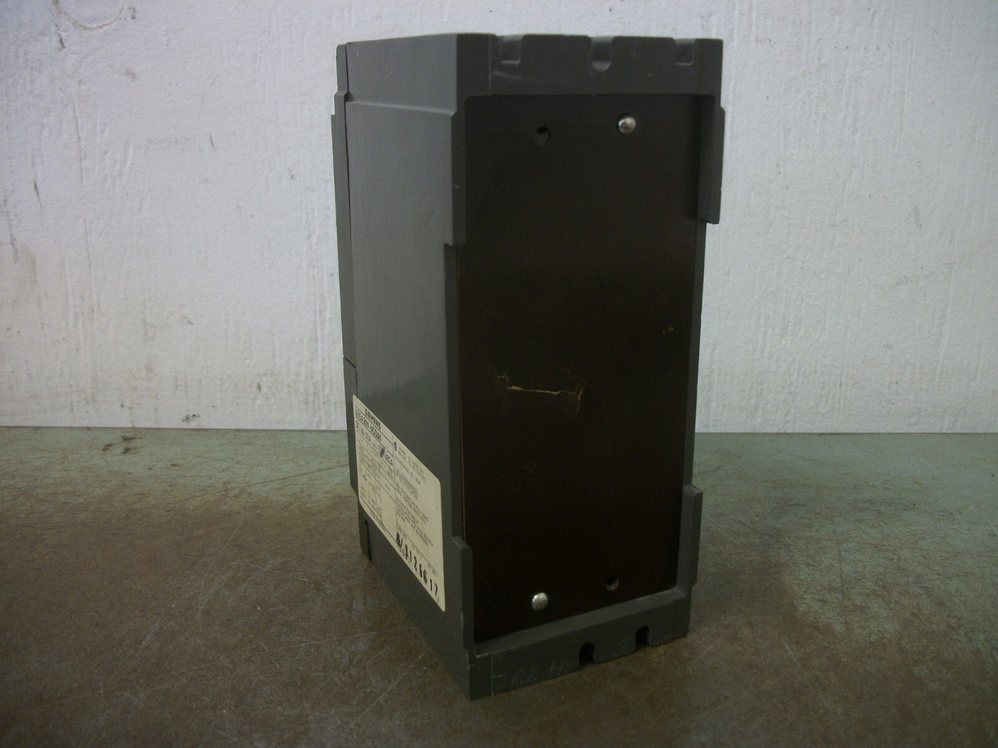 SIEMENS 3VE4 CIRCUIT BREAKER 3VE4200-0CQ00 22-32AMP 600VOLT 3POLE W/SHUNT