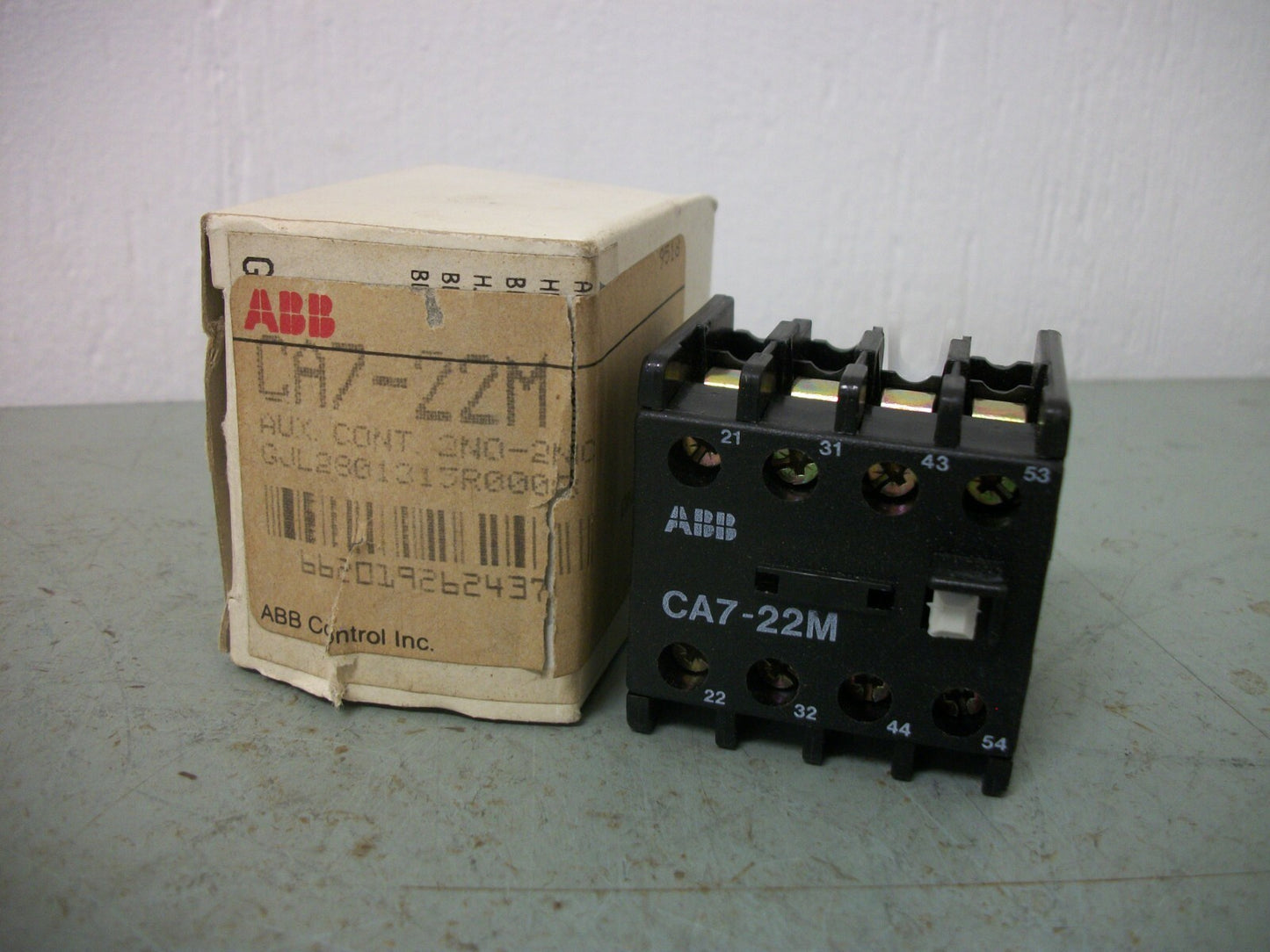 ABB 2N.O. 2N.C. AUXILIARY CONTACT BLOCK CA7-22M NIB