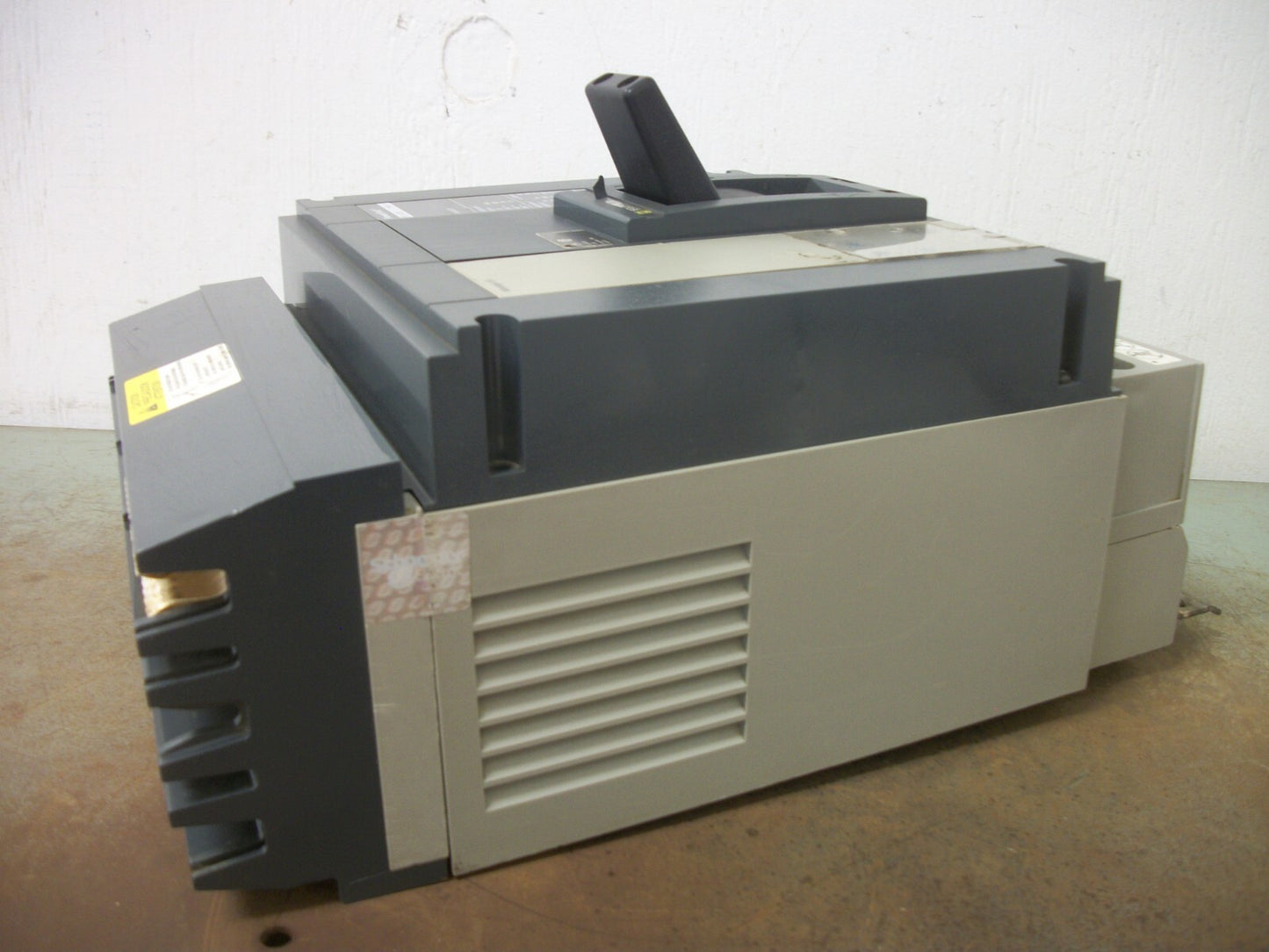 SQUARE D POWERPACT I-LINE PJ CIRCUIT BREAKER PJA36120 1200AMP 600VOLT 3POLE