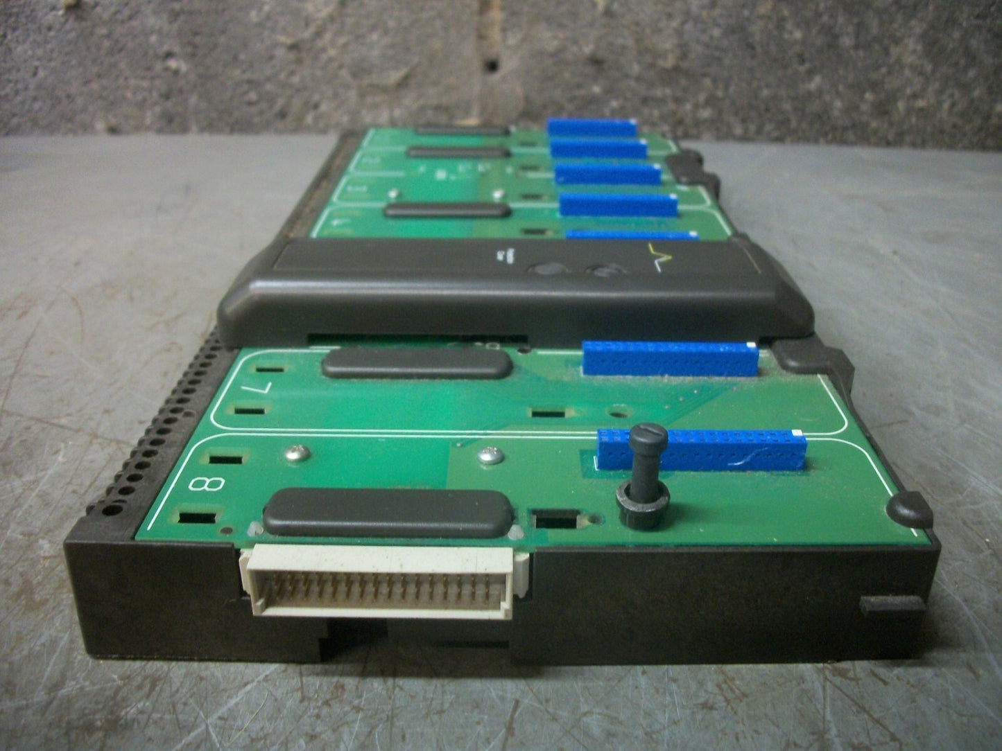 FISHER-ROSEMOUNT 8-WIDE CARRIER W/SHIELD PLC BASE KJ4001X1-BE1