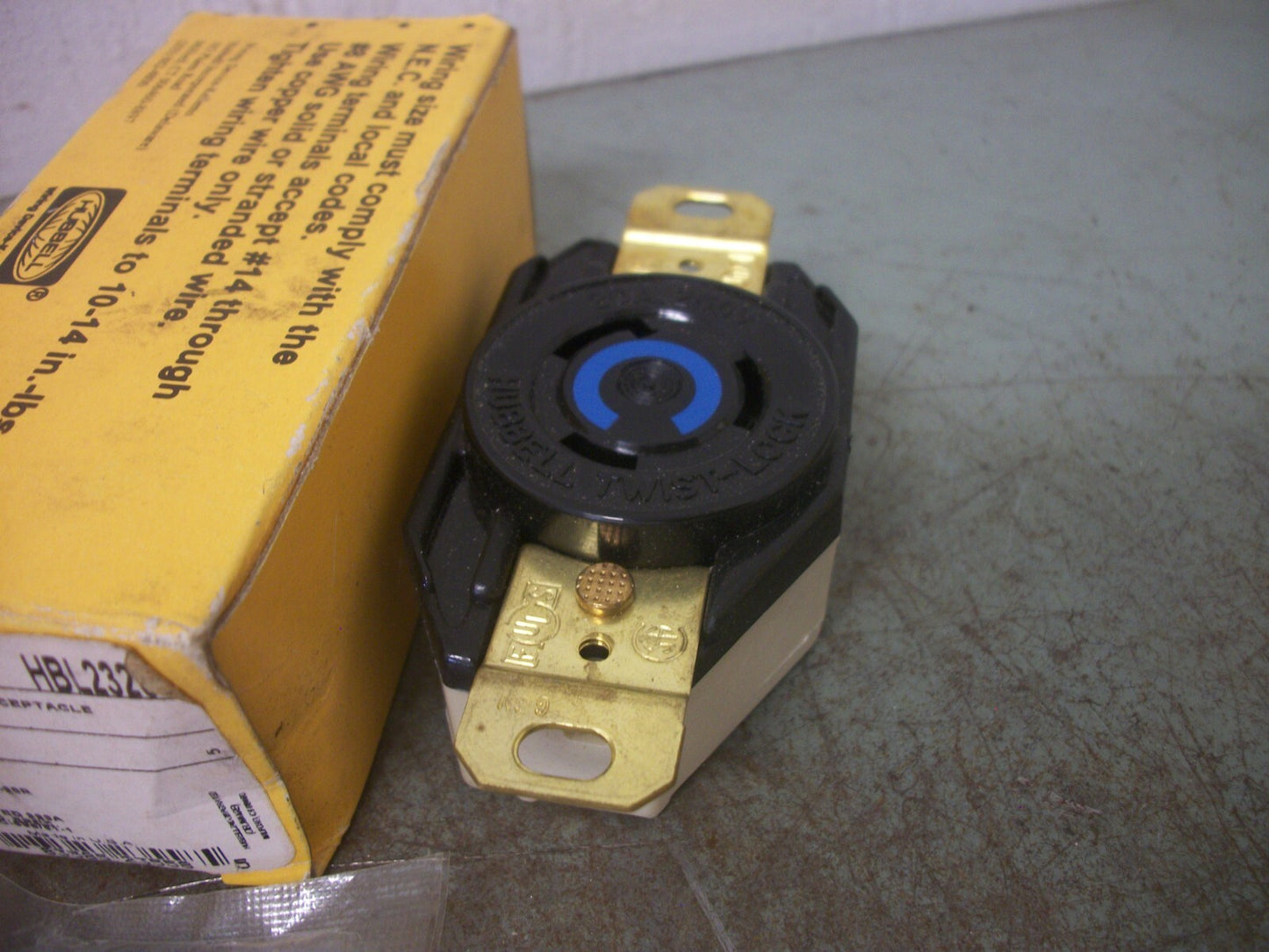 HUBBELL TWIST-LOCK RECEPTACLE HBL2320 20AMP 250VOLT 2P 3W NIB