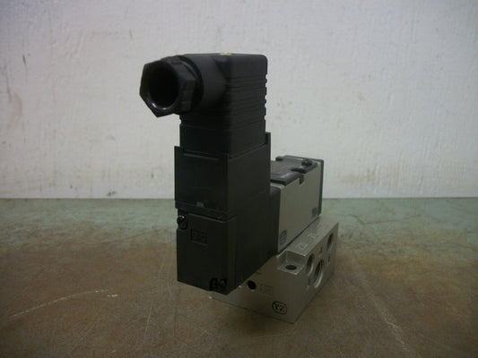 SMC PNEUMATIC SOLENOID VALVE VFS2110-5DZ-X34 0.1-1MPa 21-26VCOIL W/BLOCK NOB