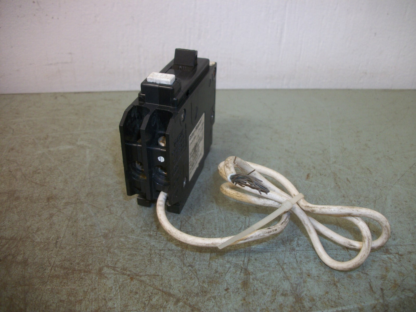 CUTLER-HAMMER GFCI GFCB CIRCUIT BREAKER GFCB115 15AMP 120VOLT 1POLE