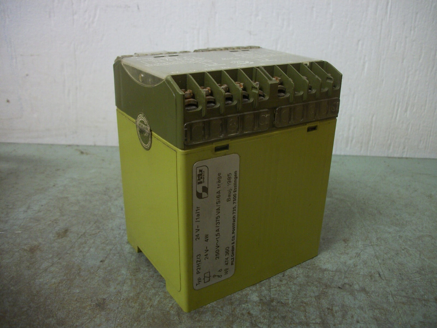 PILZ P2HZ/3 SAFETY RELAY P2HZ/3 24V- /1A/1R