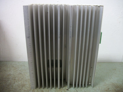 LENZE 33.8211_E 0.75KW FREQUENCY INVERTER DRIVE 00384007 400VOLT 2.4AMP