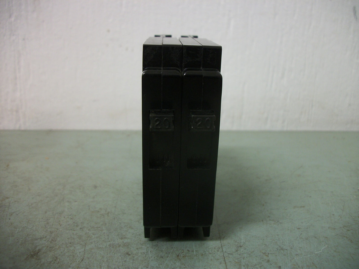 SIEMENS EQ-T TANDEM CIRCUIT BREAKER QT12020 20AMP 240VOLT 2POLE