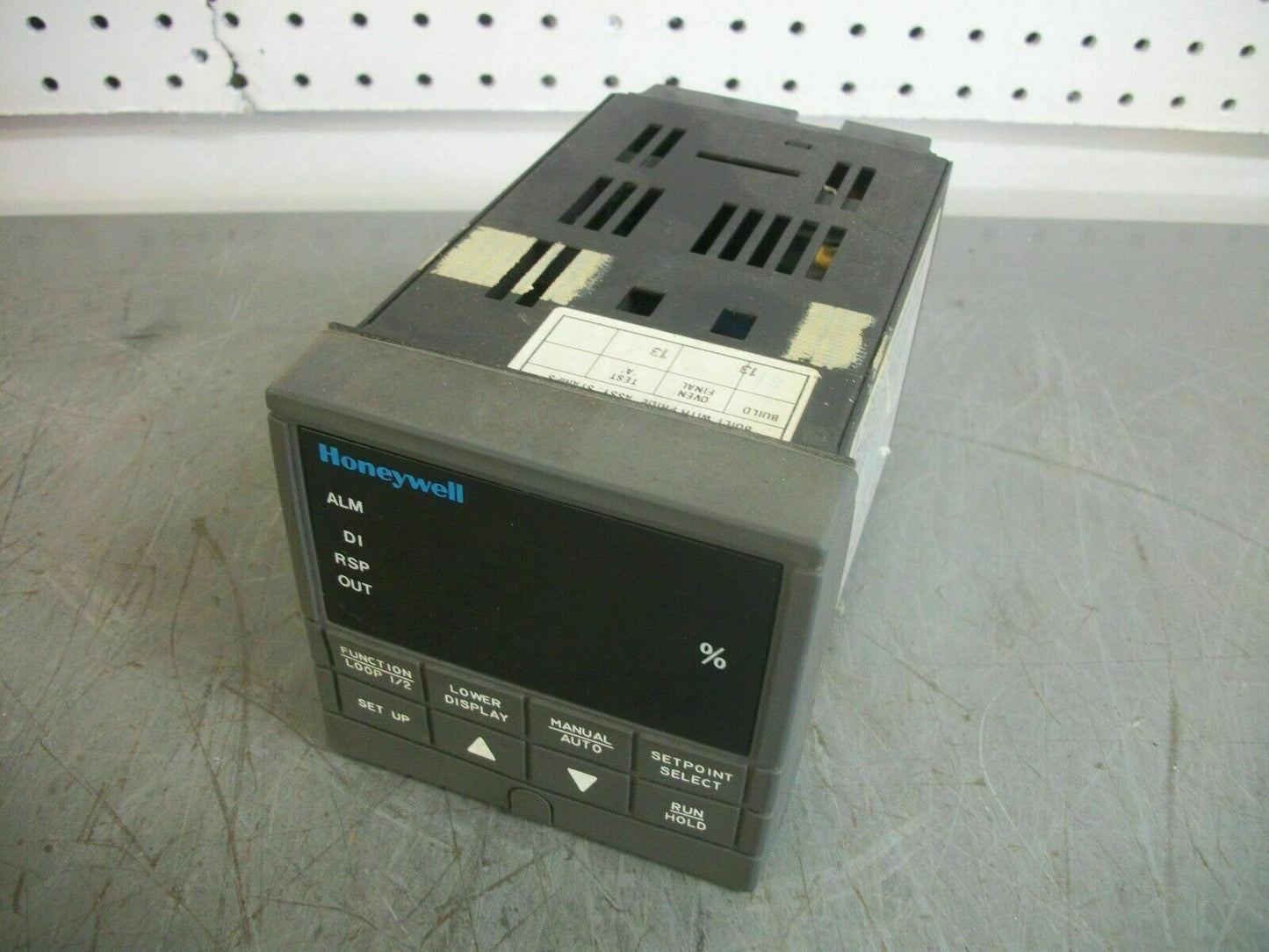 HONEYWELL TEMPERATURE CONTROLLER DC330E-KT-000-20-000000-00-0