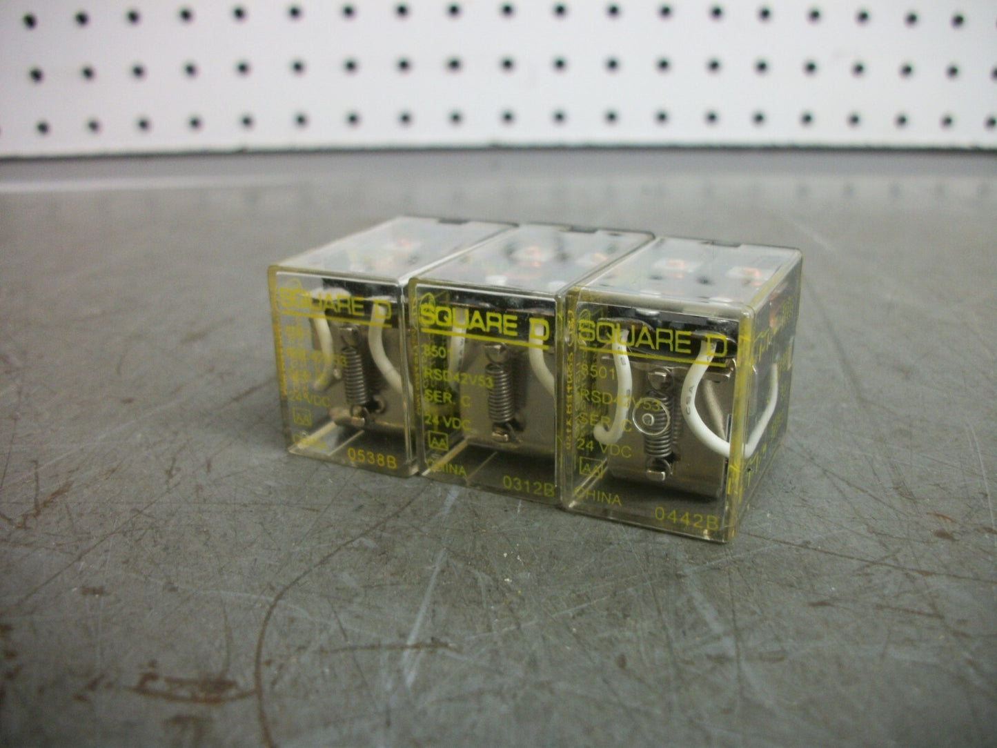 SQUARE D LOT OF 3 DPDT MINI GP RELAYS 8501RSD42V53 24VCOIL 10AMP