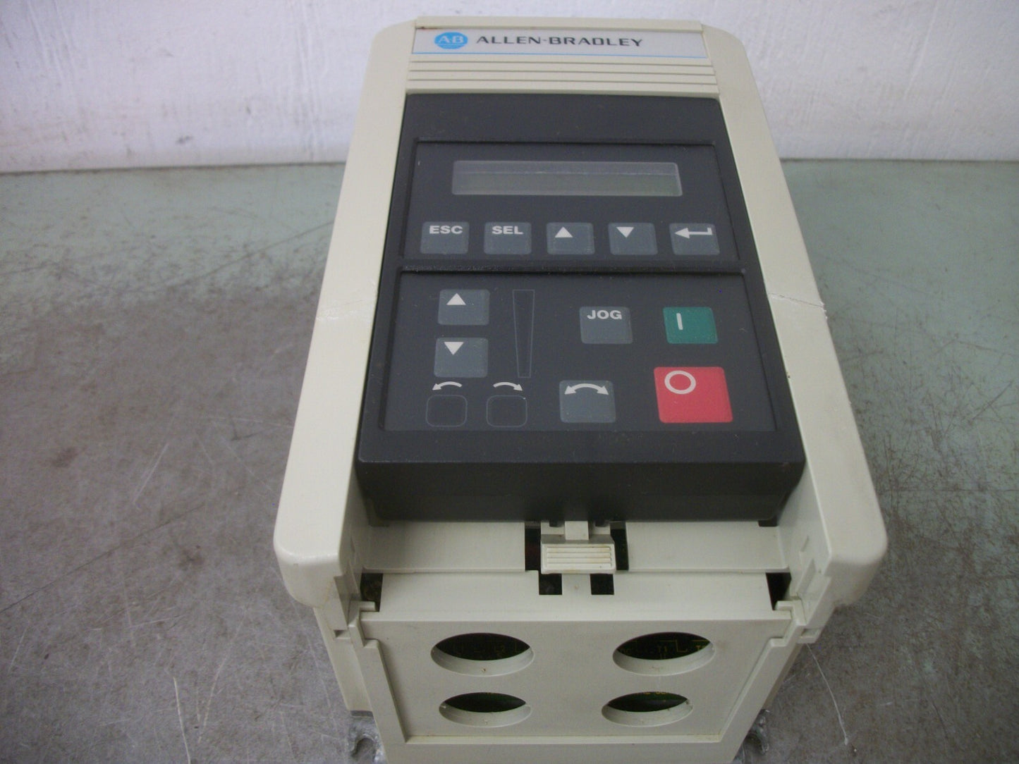 ALLEN-BRADLEY 0.75HP AC DRIVE 1305-AA03A 230VOLT 3PH 3AMP