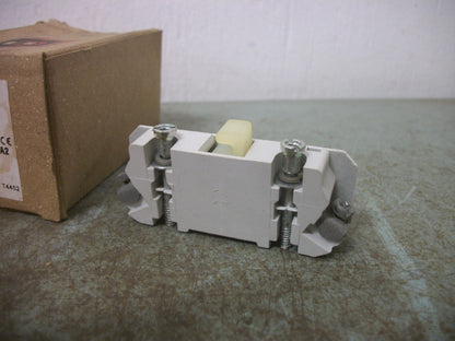 CUTLER-HAMMER FREEDOM SERIES N.O. AUXILIARY CONTACT BLOCK C320KGS20 NIB