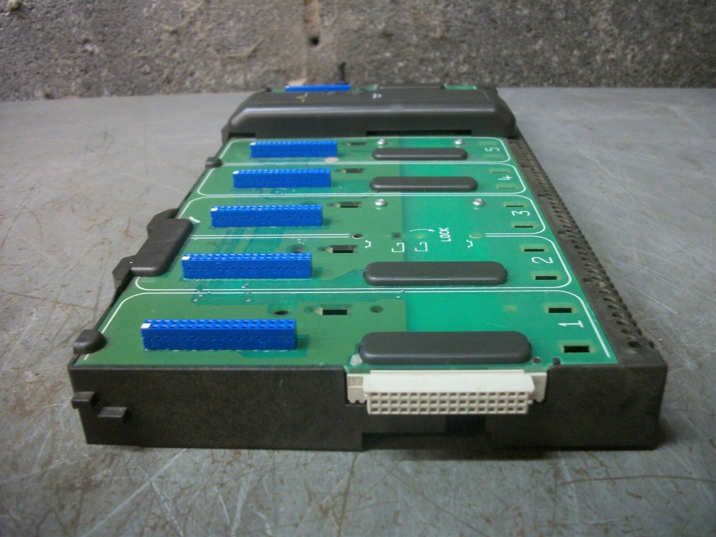 FISHER-ROSEMOUNT 8-WIDE CARRIER W/SHIELD PLC BASE KJ4001X1-BE1