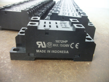 OMRON LOT OF 21 8-PIN RELAY SOCKET BASES PTF08A-E 15AMP 240VOLT